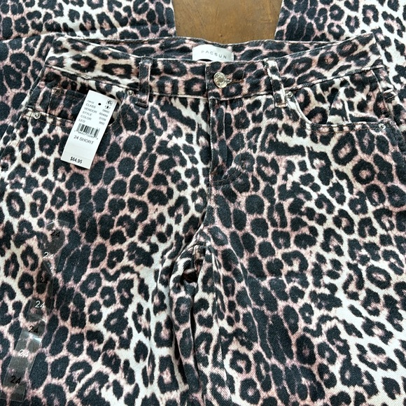 NWT PacSun Casey Low Rise Leopard Jeans - Picture 4 of 8